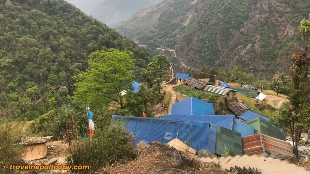 simigaun way to tsho rolpa