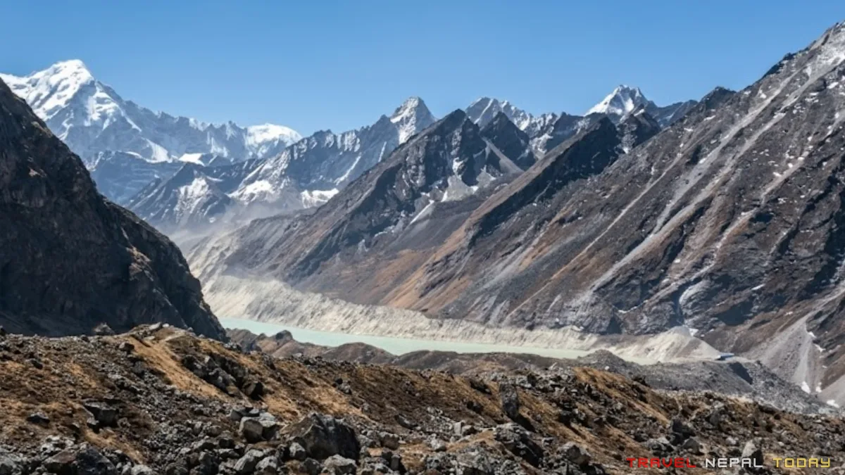 tsho rolpa trek in spring