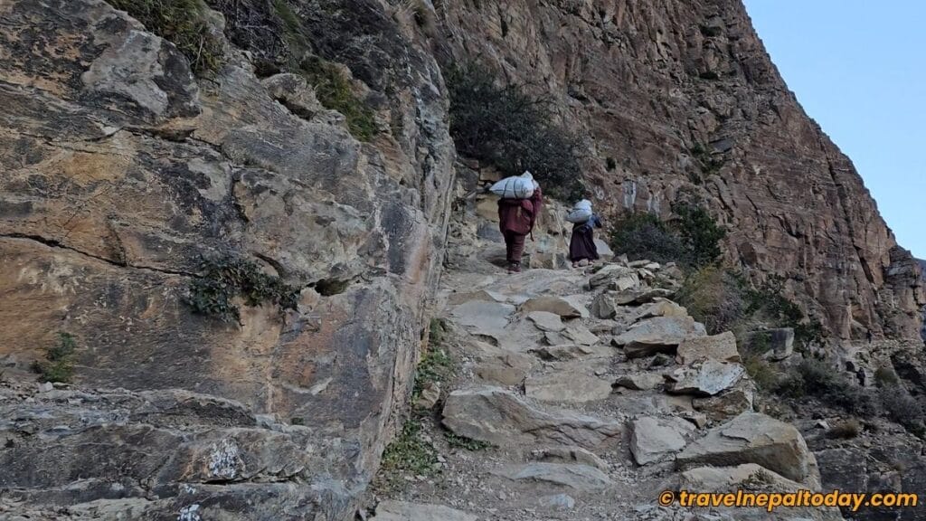 hike to phoksundo viewpoints