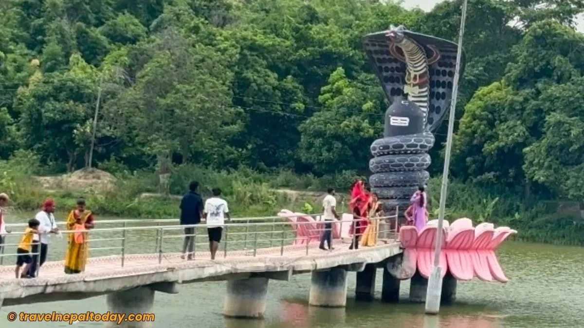 shiva ling and vasuki statue in parshuram talau