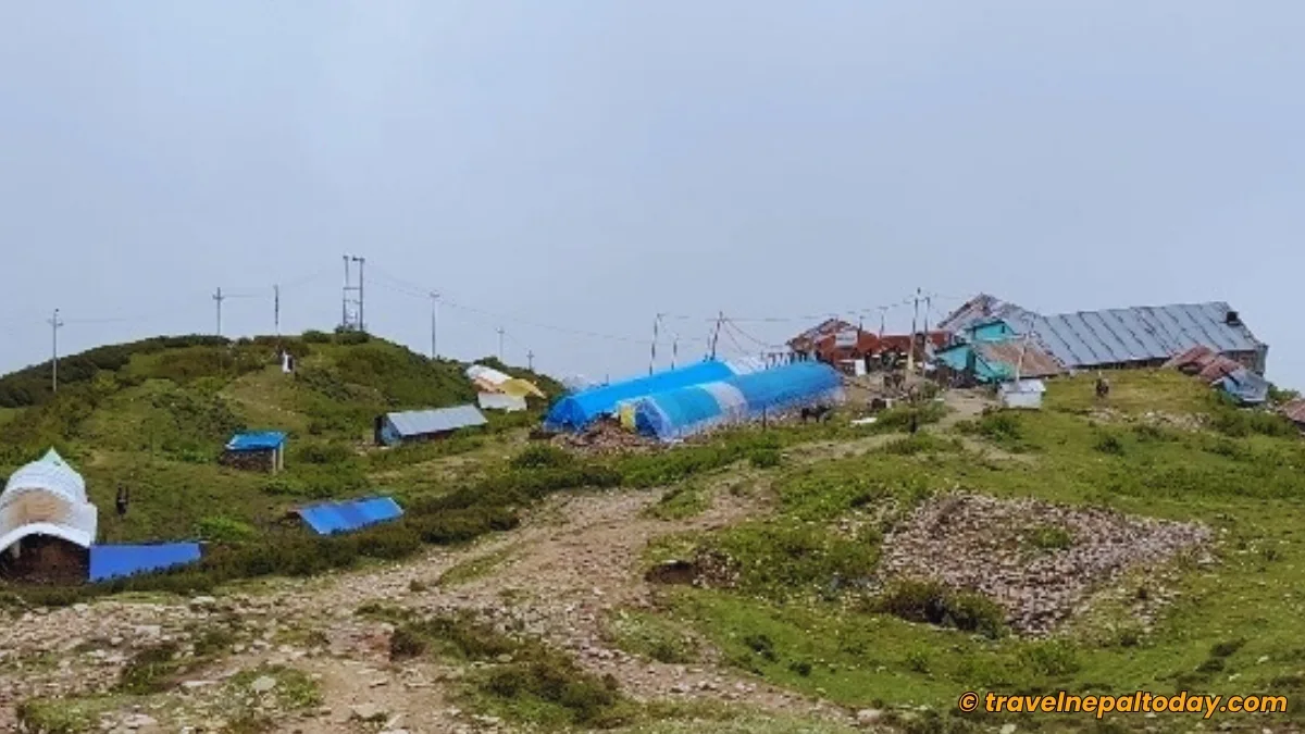 lauribina hotels in gosaikunda trail