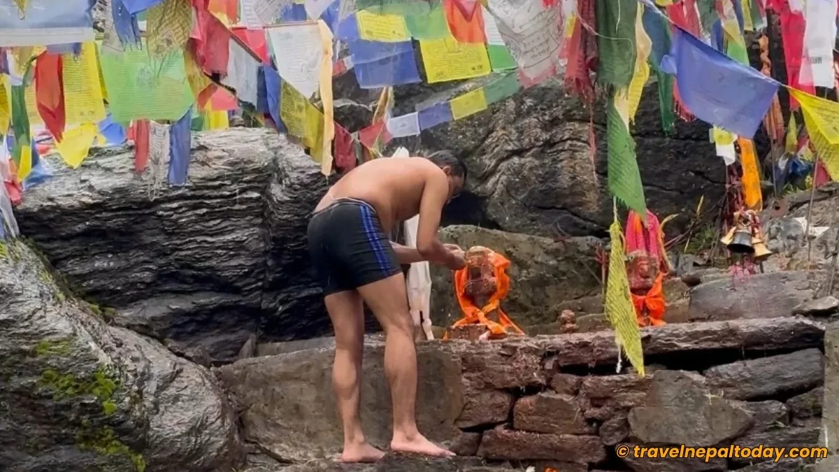 shiva shrines in trishul dhara