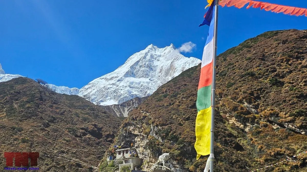 manaslu view from pungen gumba