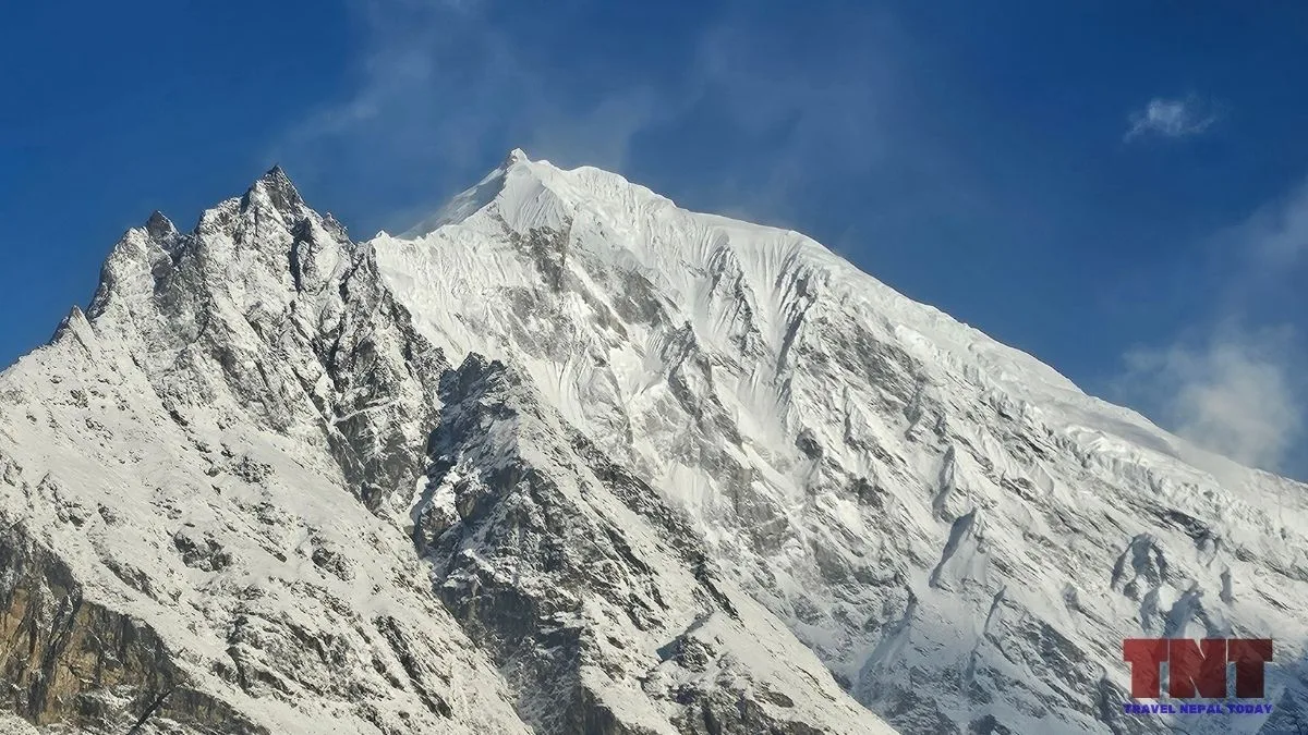 south face of langtang lirung