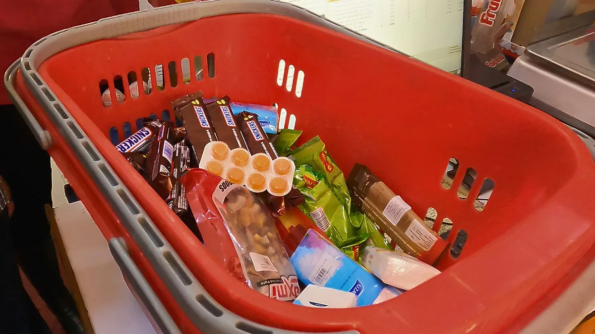 trekking snacks for nepal